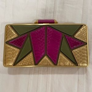 Box clutch with chain